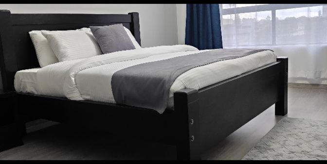 Stayrest Safari Tours New 3 Bedroom Apartments In Kilimani Nairobi With Rooftop Pool Экстерьер фото